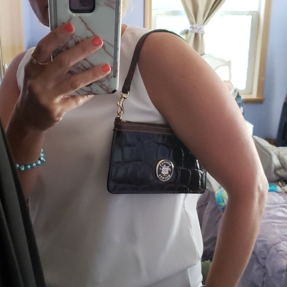 Dooney Bourke zipper clutch - Picture 4 of 4